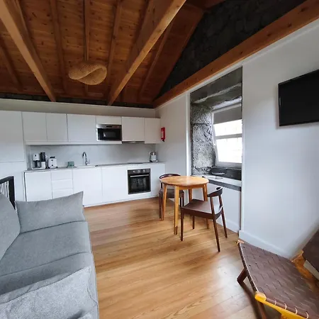 Ca Por Casa Pico-azevinho Prainha (Sao Roque do Pico)