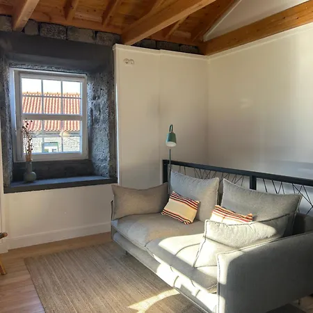 Ca Por Casa Pico-azevinho Prainha (Sao Roque do Pico)