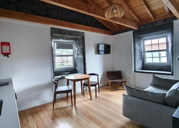 Ca Por Casa Pico-azevinho Apartment *