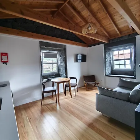 Cá Por Casa Pico-azevinho Apartamento *