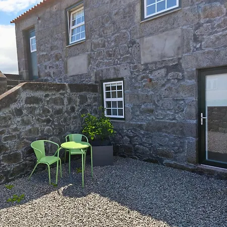 Ca Por Casa Pico-azevinho *