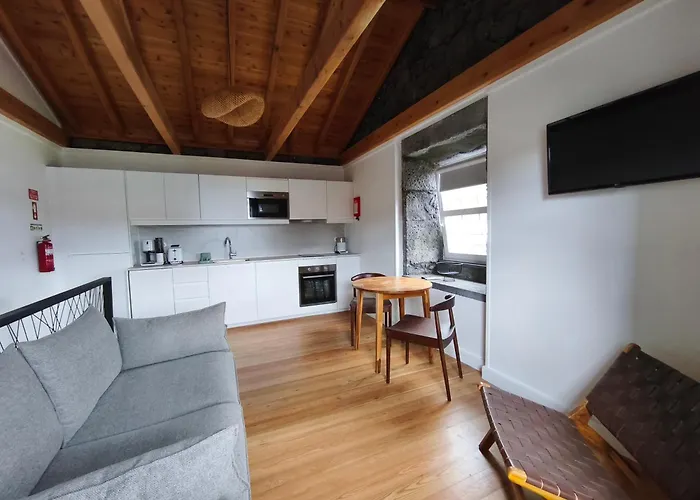 Cá Por Casa Pico-azevinho Prainha (Sao Roque do Pico)