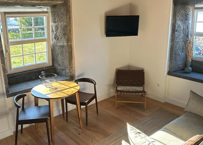 Ca Por Casa Pico-azevinho *