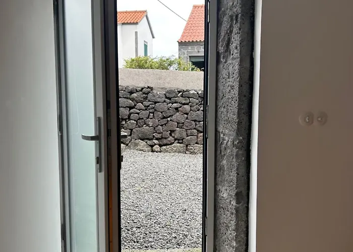 Ca Por Casa Pico-azevinho *